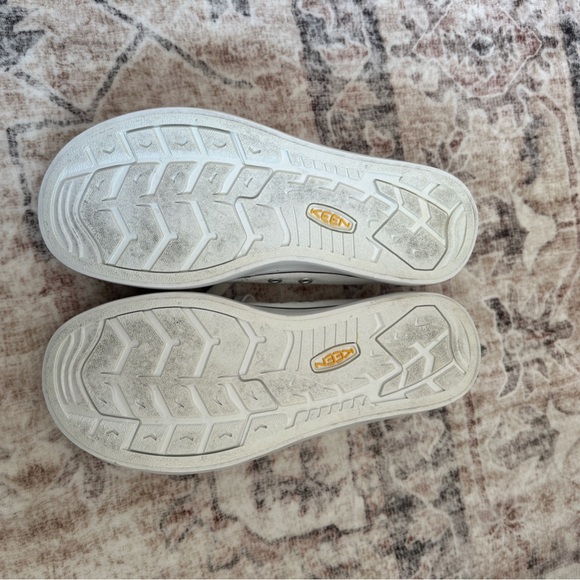 Keen White Sneakers - Picture 6 of 6